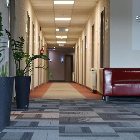 Only 15 Minutes To City Center, Free Secure Parking Boedapest Buitenkant foto